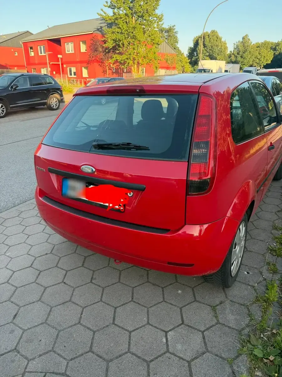 Gebraucht Ford Fiesta 60 PS (44 kW) 2004 Rot Kleinwagen