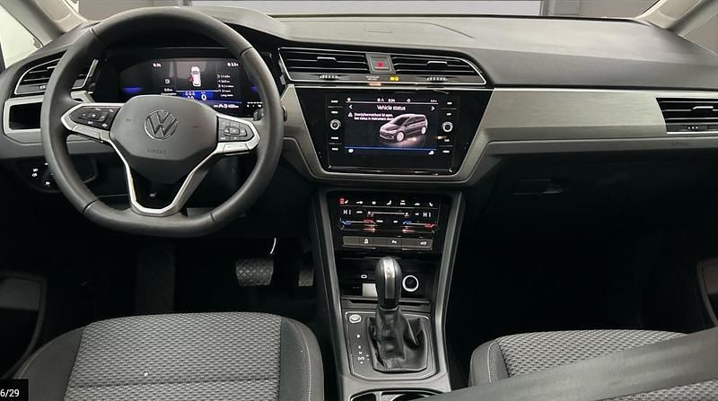 Gebraucht VW Touran Comfortline 150 PS (110 kW) 2025 Oyster silver metallic Van / Kleinbus