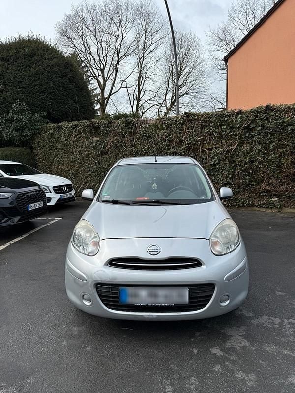 Gebraucht Nissan Micra 80 PS (58 kW) 2012 Silber Kleinwagen