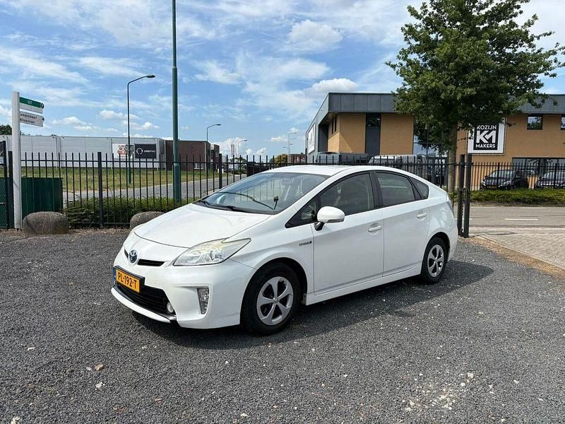 Weiß Gebraucht 2012 Toyota Prius Comfort Kleinwagen | 8.950 € - Bild 1/4