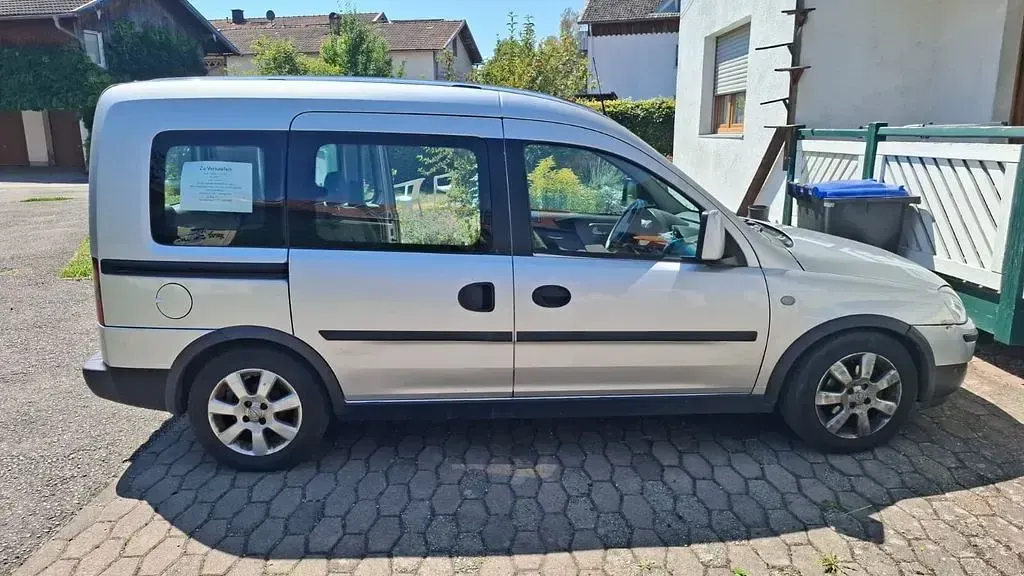 Gebraucht Opel Combo 75 PS (55 kW) 2007 Silber Van / Kleinbus