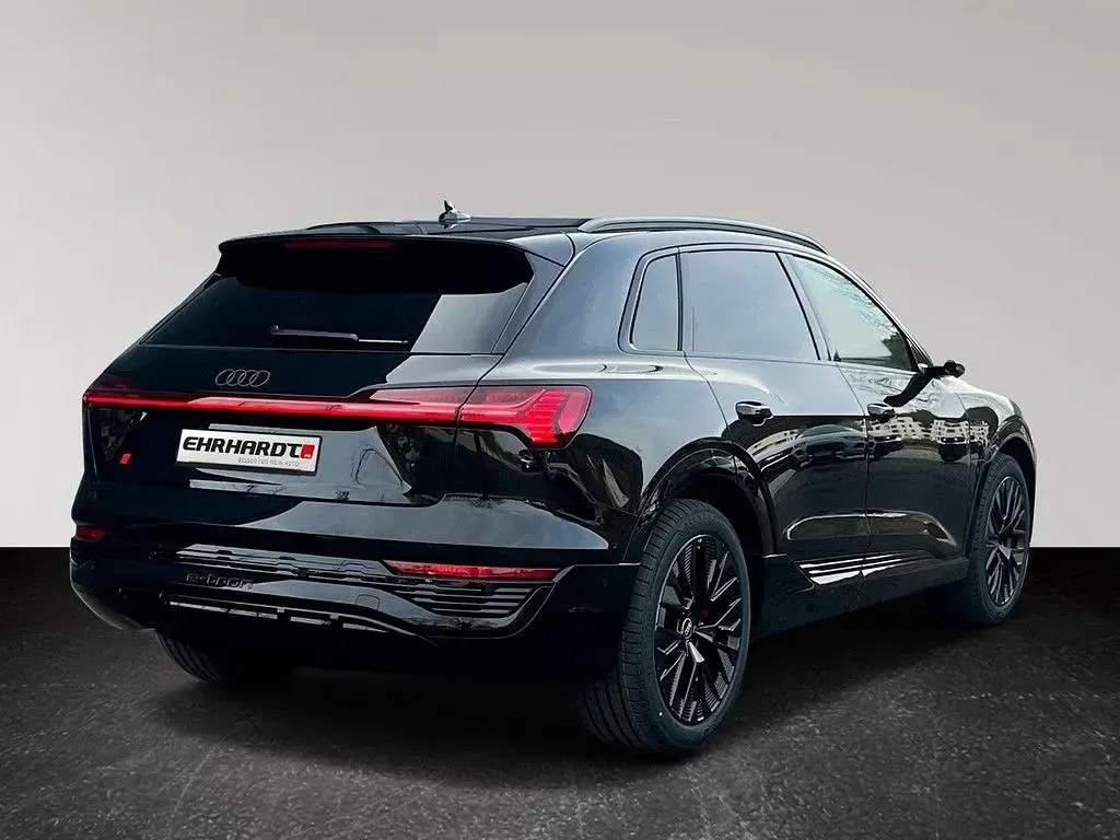 Gebraucht Audi Q8 e-tron S-Line 300 kW (408 PS) 2023 Mythosschwarz metallic SUV