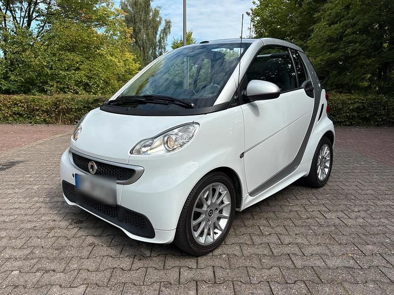 Weiß Gebraucht 2014 Smart ForTwo Cabrio Cabrio | 8.950 € (Etwas zu teuer) - Bild 1/4