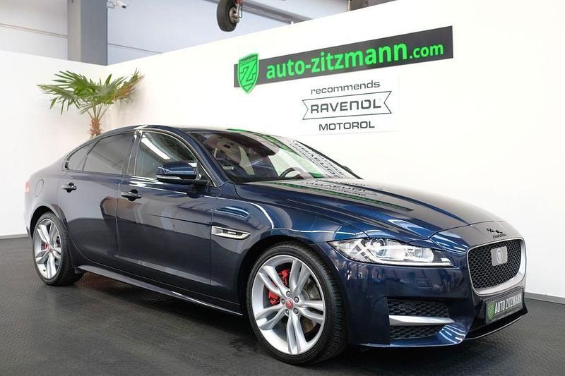 Blau Gebraucht 2017 Jaguar XF R-Sport Limousine | 13.890 € (Fairer Preis) - Bild 1/4