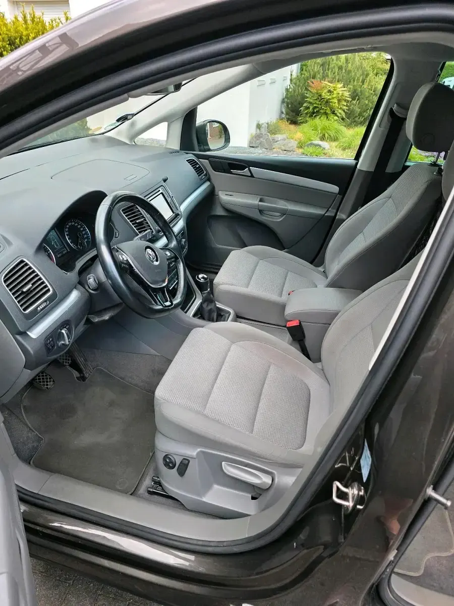 Gebraucht VW Sharan 150 PS (110 kW) 2016 Braun Van / Kleinbus