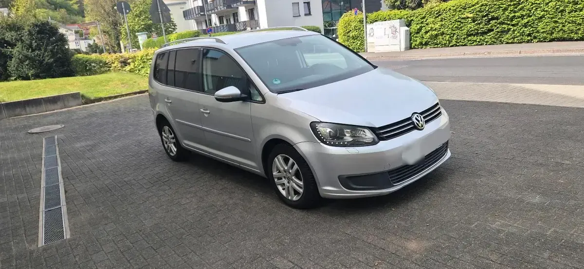 Gebraucht VW Touran 105 PS (77 kW) 2010 Silber Van / Kleinbus