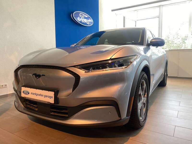 Iced blue silver Gebraucht 2022 Ford Mustang Mach-E Standard Range SUV | 34.900 € (Teuer) - Bild 1/4