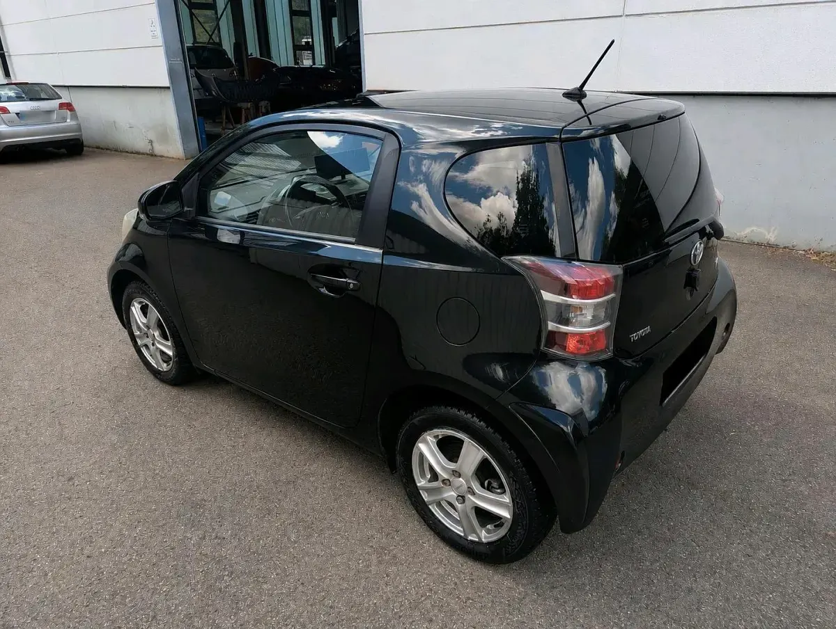 Gebraucht Toyota iQ 68 PS (50 kW) 2009 Schwarz Kleinwagen