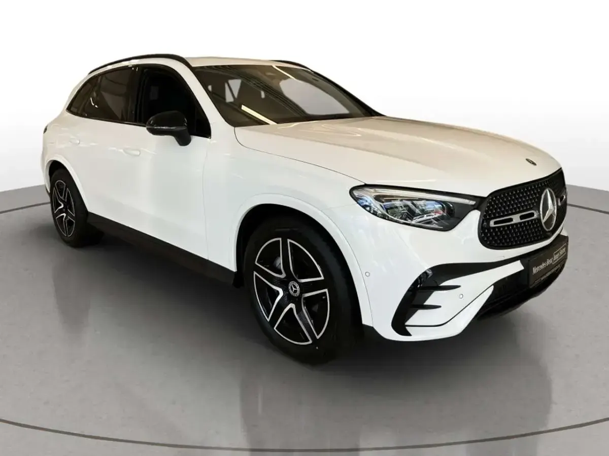 Gebraucht Mercedes GLC220 AMG line 197 PS (144 kW) 2025 Unilack polarweiß SUV