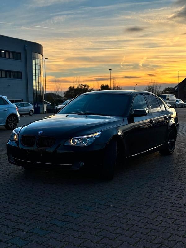 Gebraucht BMW 525 200 PS (147 kW) 2008 Schwarz Limousine