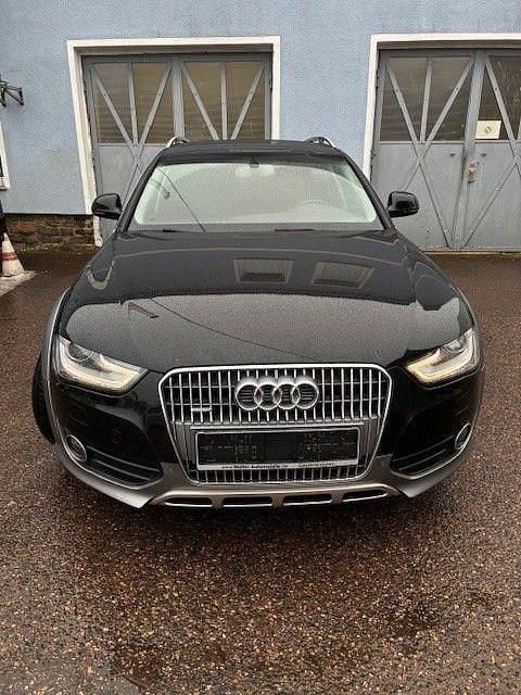 Gebraucht Audi A4 Allroad Comfort 190 PS (139 kW) 2015 Schwarz Kombi