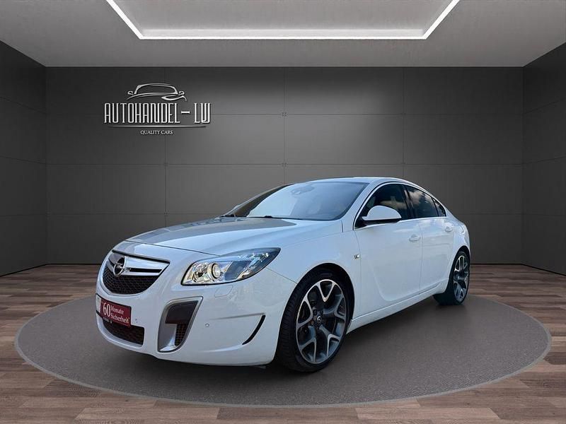 Weiß Gebraucht 2011 Opel Insignia OPC Limousine | 12.990 € (Teuer) - Bild 1/4