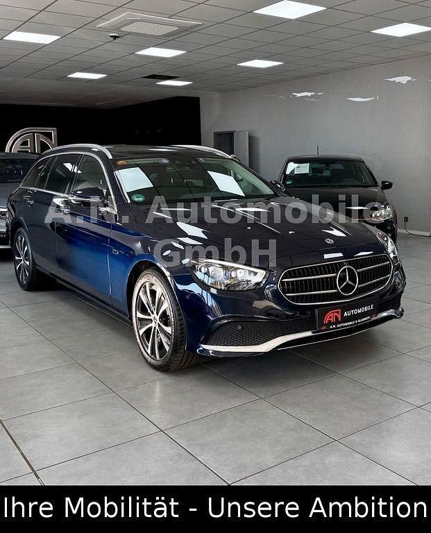 Gebraucht Mercedes E300 211 PS (155 kW) 2021 Blau Limousine