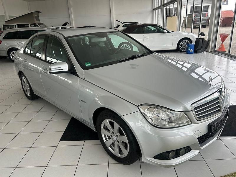 Gebraucht Mercedes C180 156 PS (114 kW) 2011 Silber Limousine