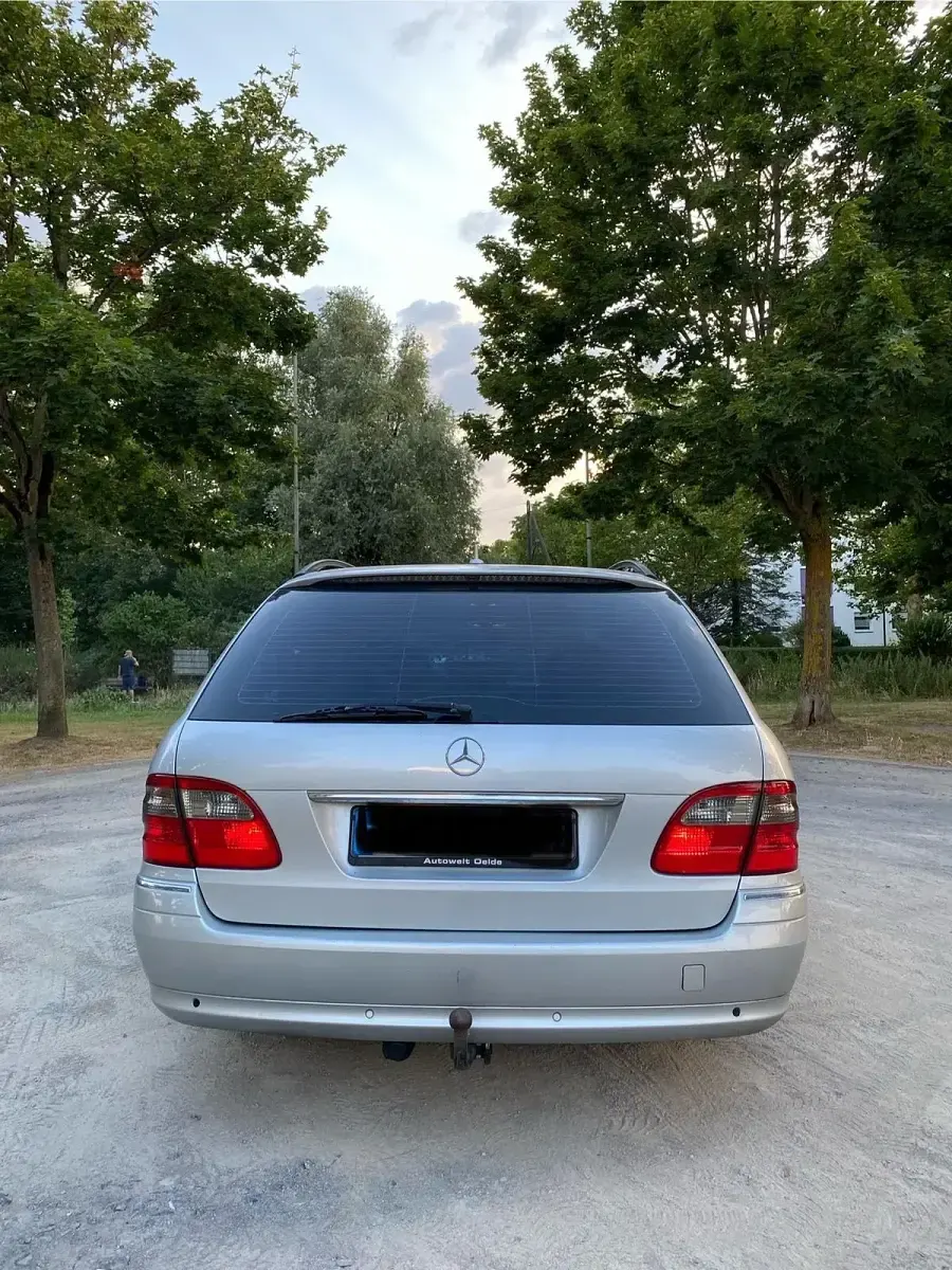 Gebraucht Mercedes E220 Avantgarde 170 PS (125 kW) 2008 Silber Kombi