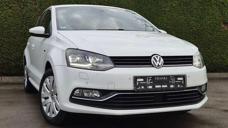 Gebraucht VW Polo 90 PS (66 kW) 2015 Weiß Kleinwagen