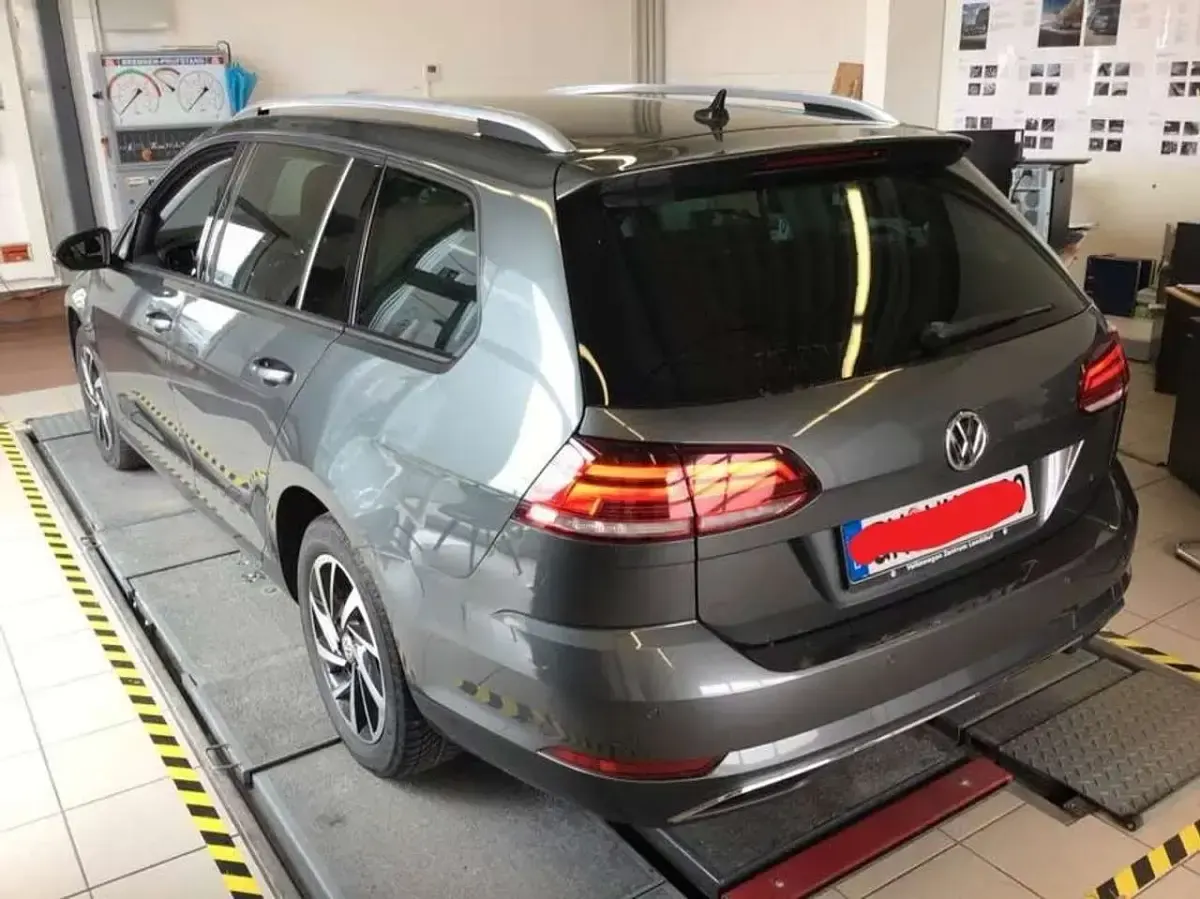 Gebraucht VW Golf VII Join 110 PS (80 kW) 2018 Grau Kombi