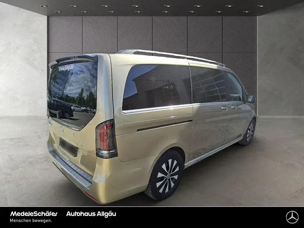 Gebraucht Mercedes EQV300 Avantgarde 150 kW (204 PS) 2025 Kalaharigold met. Van / Kleinbus