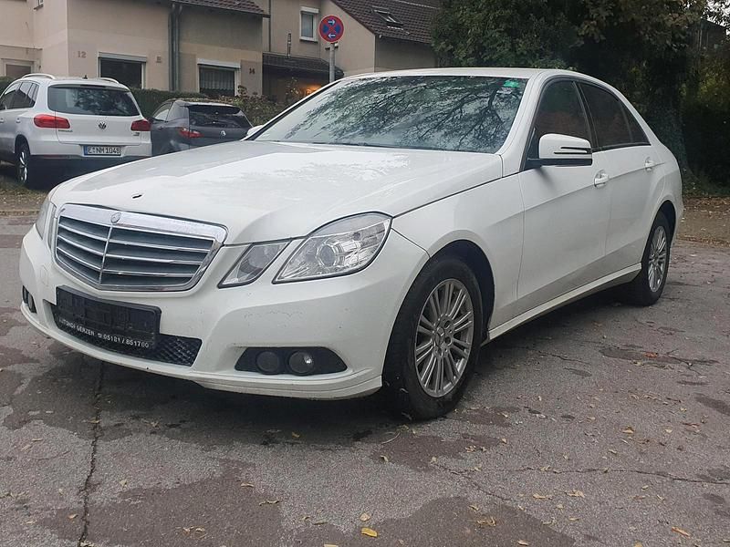 Gebraucht 2009 Mercedes E200 Limousine | 5.950 € - Bild 1/4