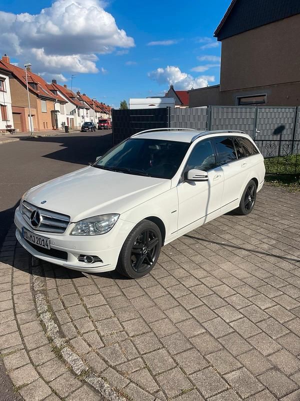 Weiß Gebraucht 2009 Mercedes C180 Kombi | 6.800 € - Bild 1/4