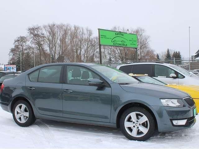 Gebraucht Skoda Octavia Ambition 140 PS (102 kW) 2014 Metalgrau metallic Kleinwagen