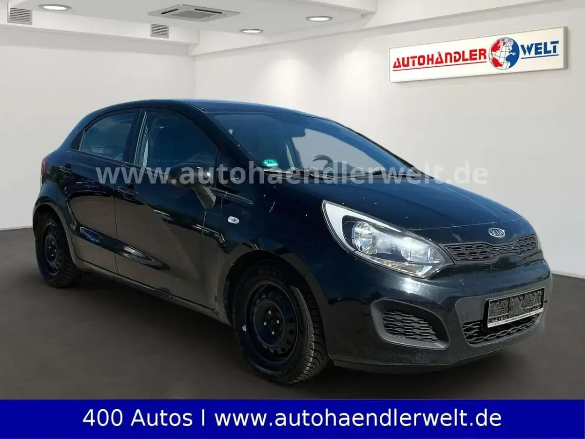 Używany Kia Rio Attract 86 KM (63 kW) 2012 Czarny Hatchback