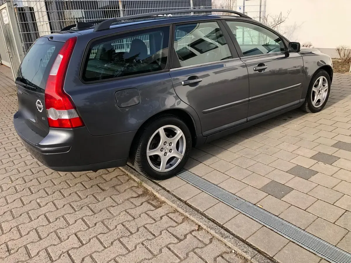 Gebraucht Volvo V50 143 PS (105 kW) 2007 Grau Kombi