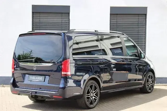 Gebraucht Mercedes V250 AMG 190 PS (139 kW) 2018 Blau Van / Kleinbus