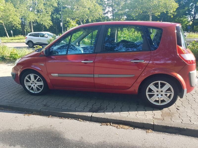 Rot Gebraucht 2004 Renault Scénic II Van / Kleinbus | 1.050 € - Bild 1/4