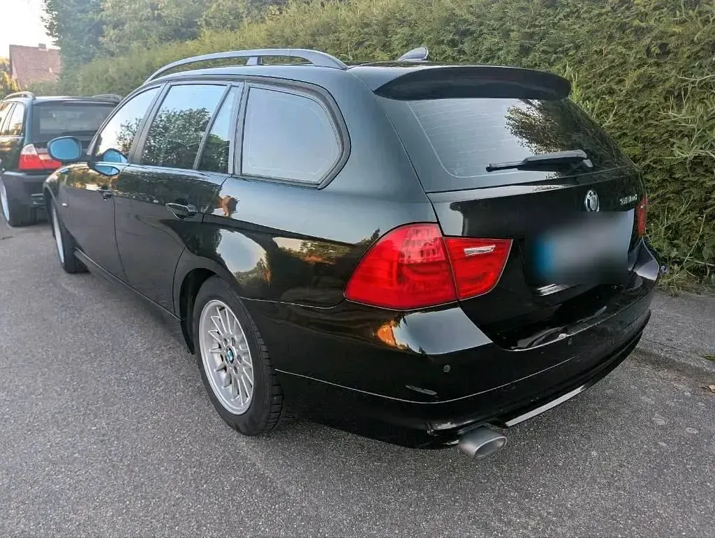 Gebraucht BMW 320 Comfort Edition 177 PS (130 kW) 2009 Schwarz Kombi