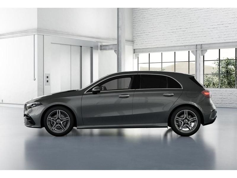 Gebraucht Mercedes A180 AMG 136 PS (100 kW) 2025 Metalliclack mountaingrau Limousine