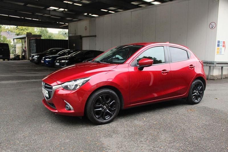 Rot Gebraucht 2018 Mazda 2 Kizoku Limousine | 7.990 € (Fairer Preis) - Bild 1/4