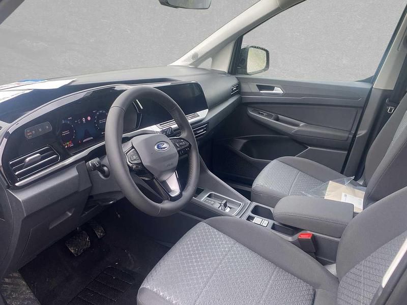 Neu Ford Tourneo Titanium 150 PS (110 kW) 2025 Grau Kombi