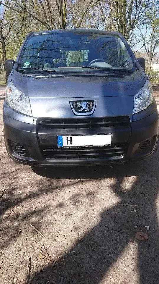 Gebraucht Peugeot Expert 163 PS (119 kW) 2011 Grau Van