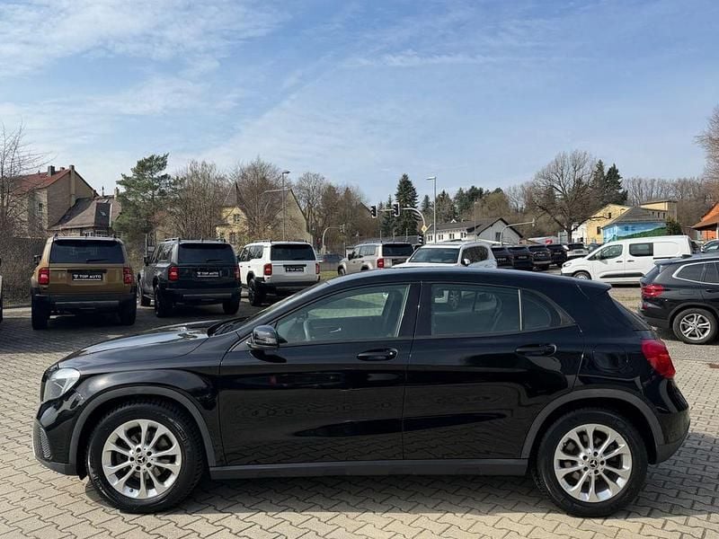 Gebraucht Mercedes GLA180 109 PS (80 kW) 2018 Schwarz SUV