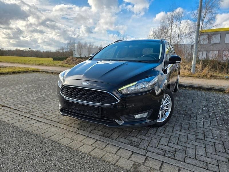 Gebraucht Ford Focus Cool & Connect 101 PS (74 kW) 2018 Schwarz Kombi