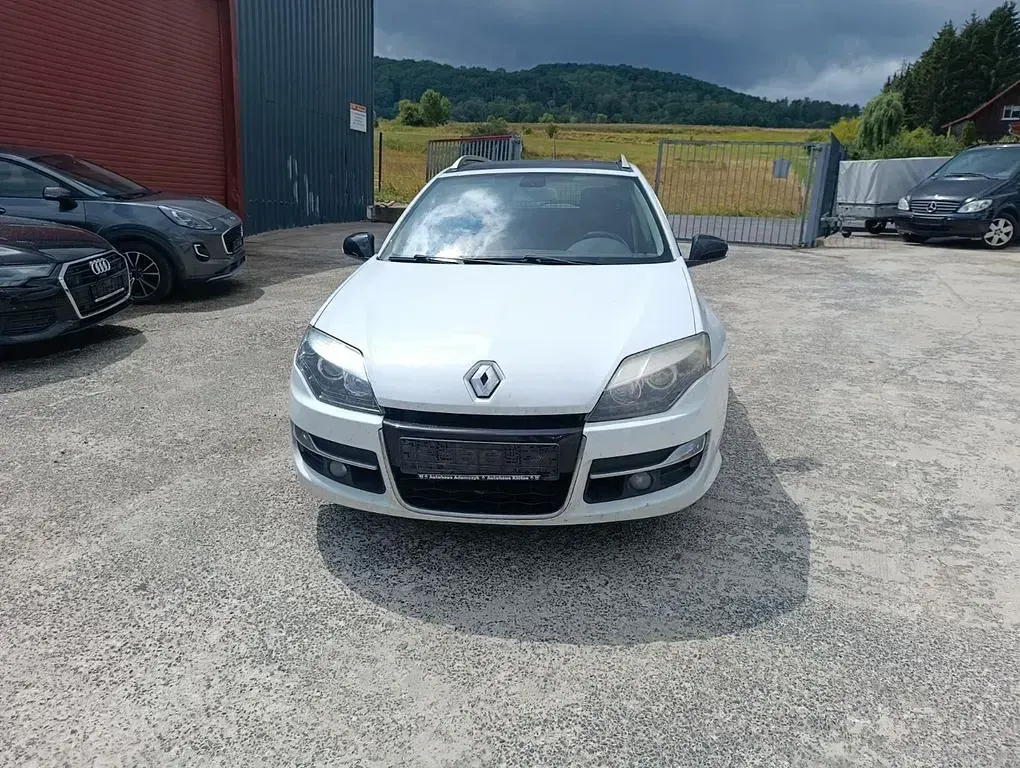 Gebraucht Renault Laguna III Bose Edition 150 PS (110 kW) 2012 Weiß Limousine