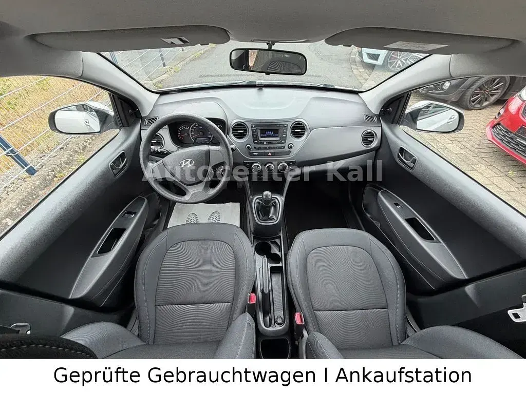 Gebraucht Hyundai i10 69 PS (50 kW) 2018 Silber Kleinwagen