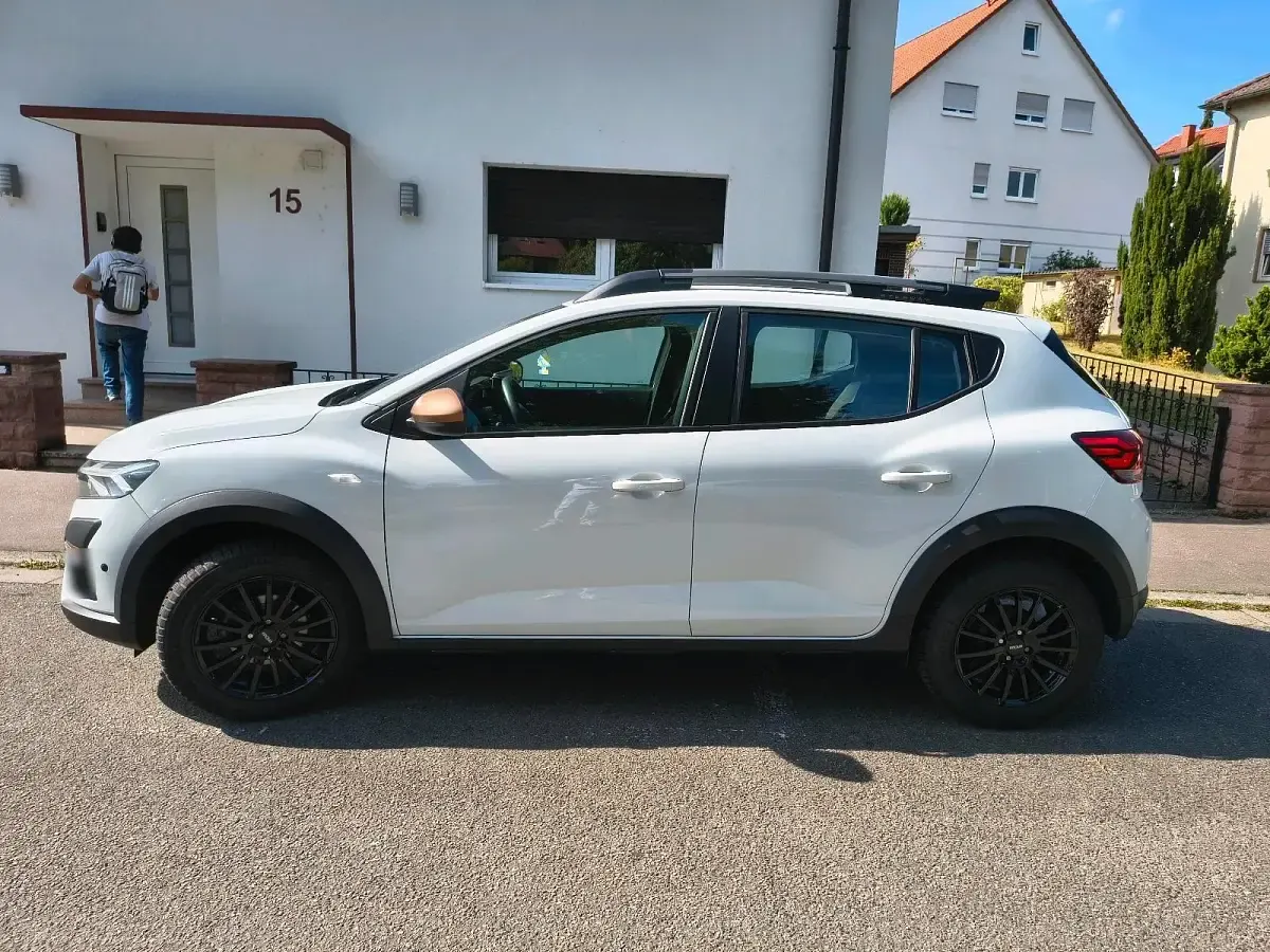 Gebraucht Dacia Sandero 110 PS (80 kW) 2024 Weiß Kleinwagen