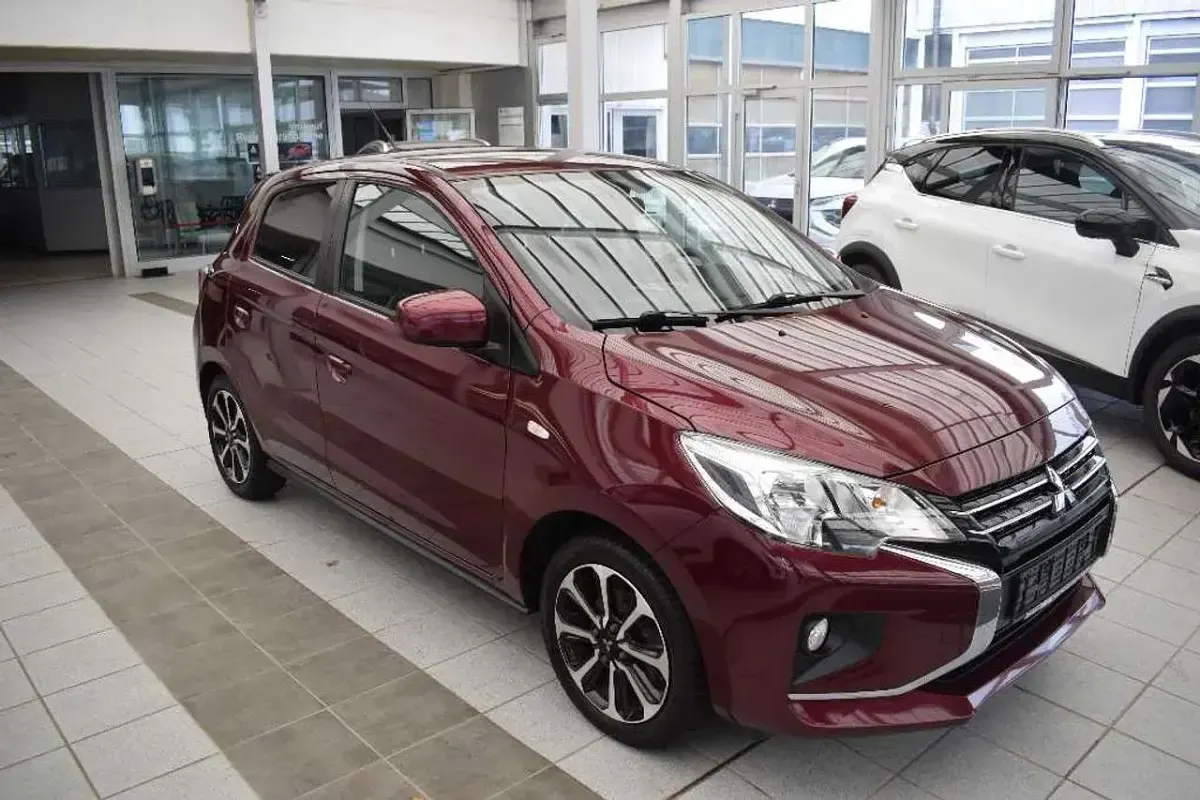 Gebraucht Mitsubishi Space Star Spirit+ 80 PS (58 kW) 2020 Rot Limousine