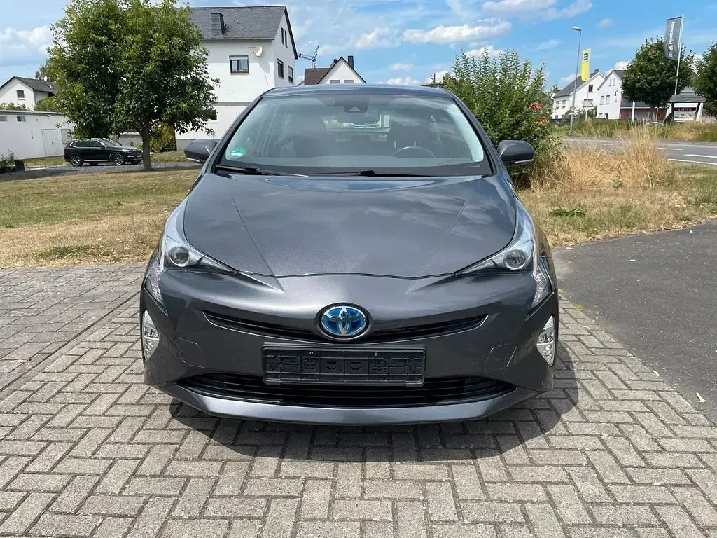 Gebraucht Toyota Prius Comfort 122 PS (89 kW) 2017 Grau Limousine