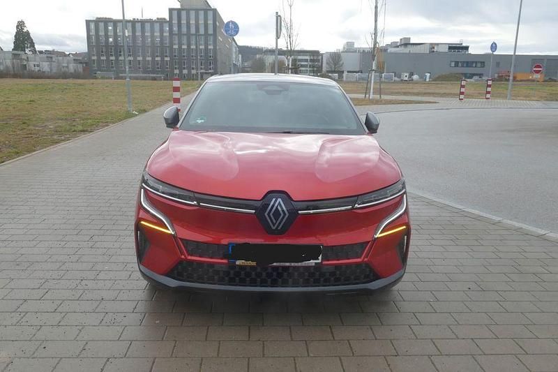 Gebraucht Renault Megane E-Tech Komfort 160 kW (218 PS) 2022 Rot Limousine