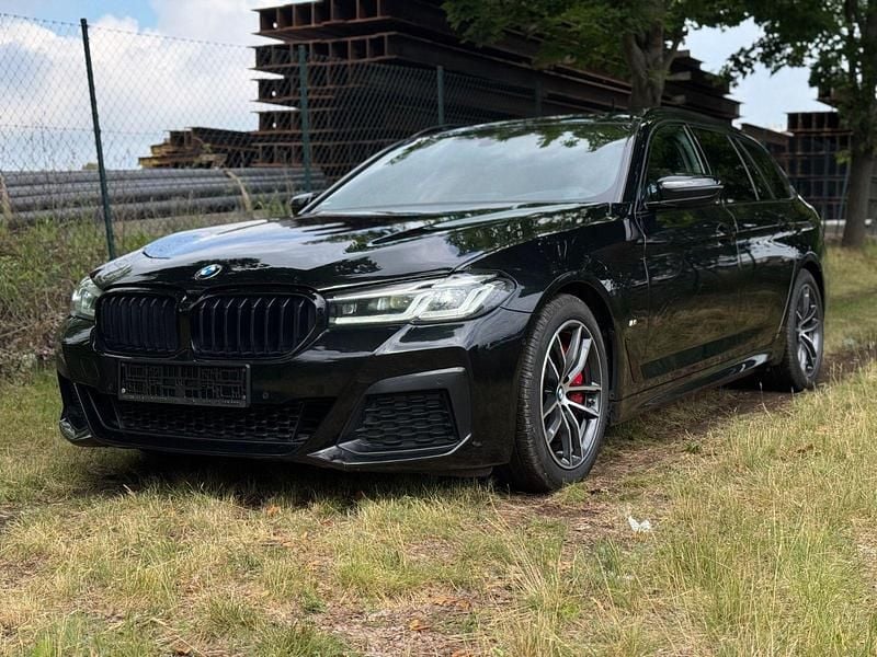 Gebraucht BMW 530 M Sport 286 PS (210 kW) 2022 Schwarz Kombi