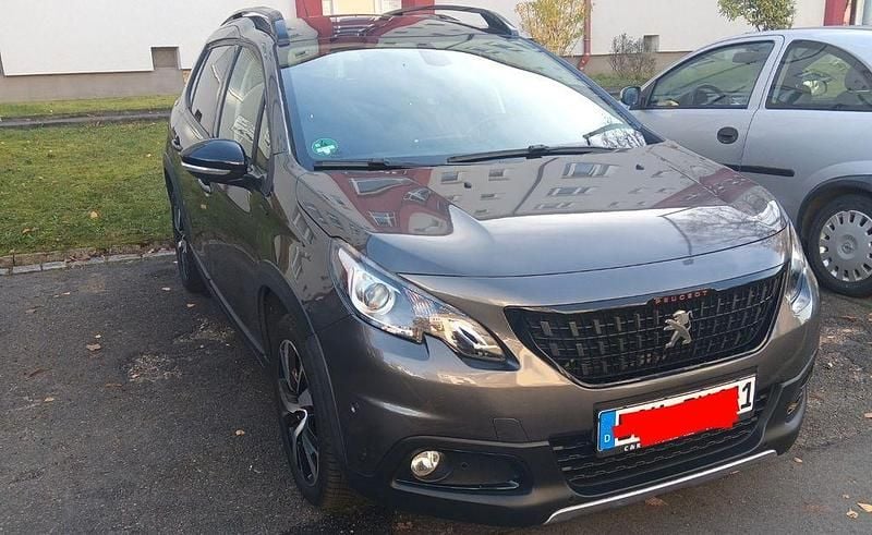 Grau Gebraucht 2019 Peugeot 2008 GT-line SUV | 12.300 € (Guter Preis) - Bild 1/4