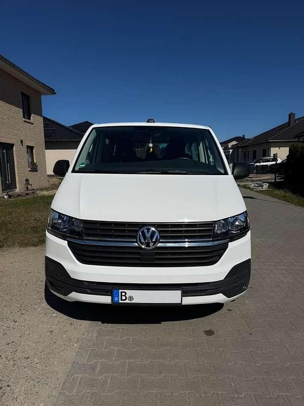 Gebraucht VW Multivan Trendline 150 PS (110 kW) 2021 Weiß Van / Kleinbus