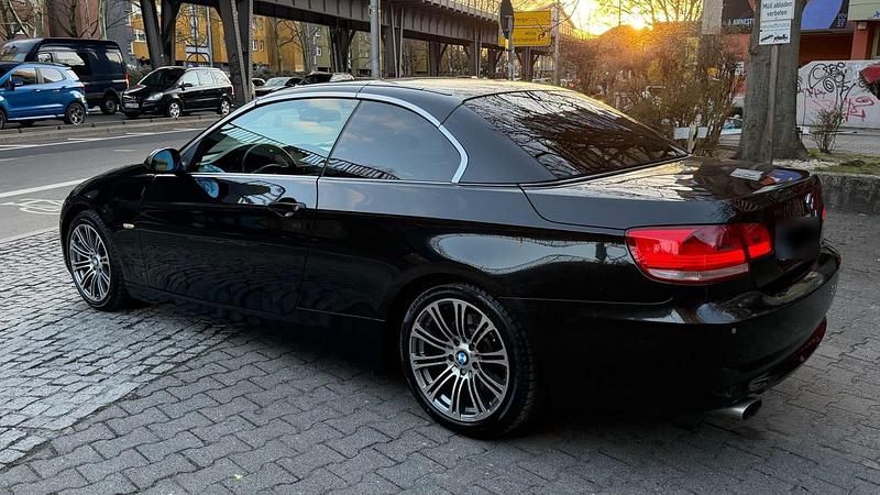 Gebraucht BMW 320 Cabriolet 174 PS (127 kW) 2007 Schwarz Cabrio