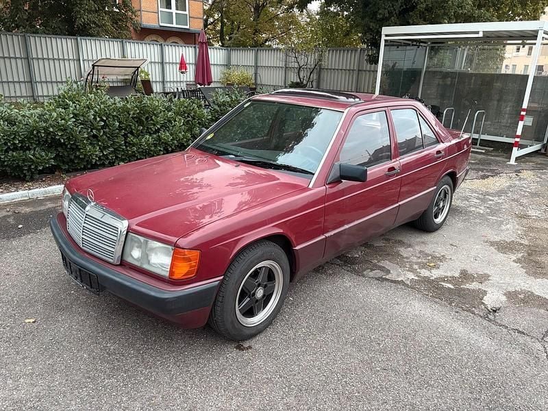 Rot Gebraucht 1991 Mercedes 190 Limousine | 4.700 € - Bild 1/4