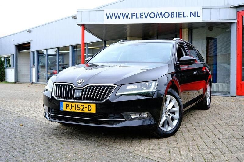 Schwarz Gebraucht 2017 Skoda Superb Business Line Kombi | 13.950 € (Fairer Preis) - Bild 1/4