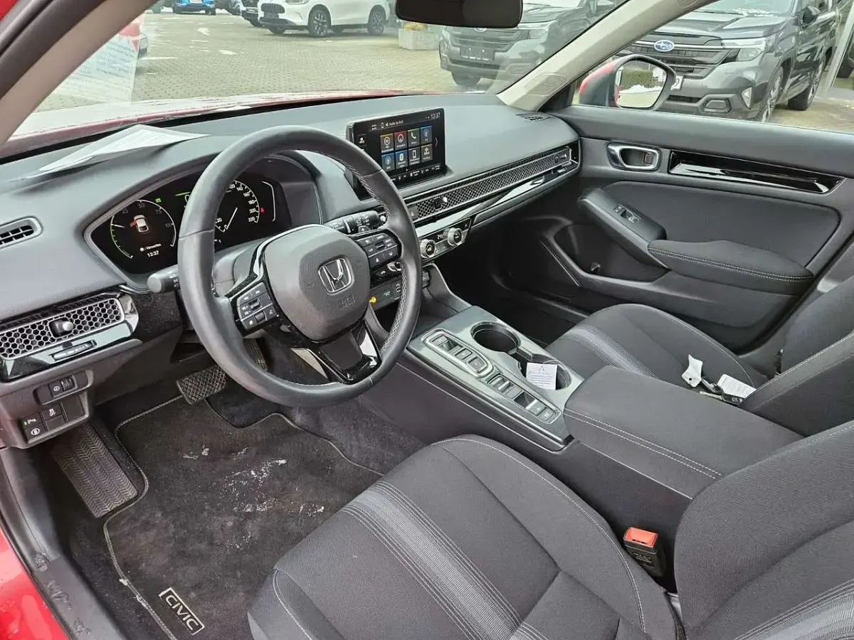 Gebraucht Honda Civic Elegance 143 PS (105 kW) 2022 Premium crystal red Limousine