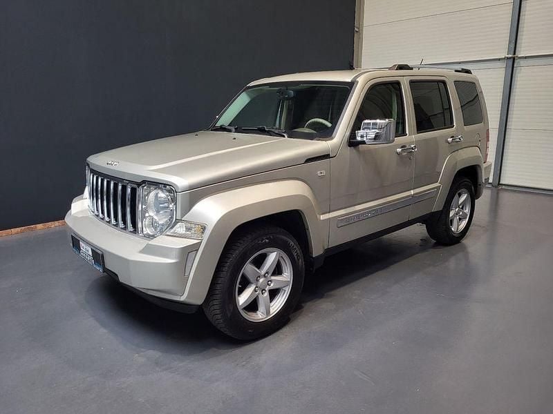 Silber Gebraucht 2009 Jeep Cherokee Limited SUV | 13.950 € (Teuer) - Bild 1/4